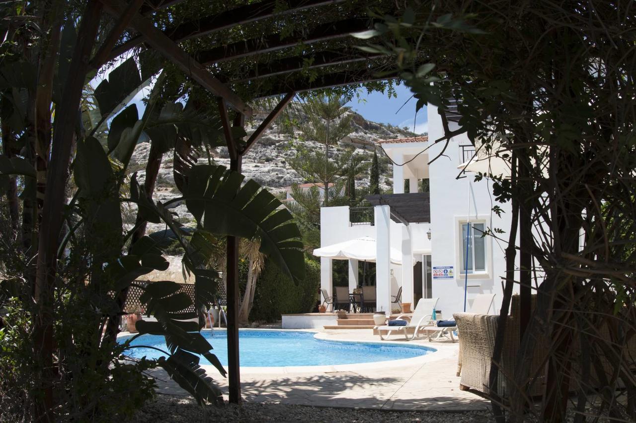 Villa Rocco By Ezoria Peyia Exterior photo